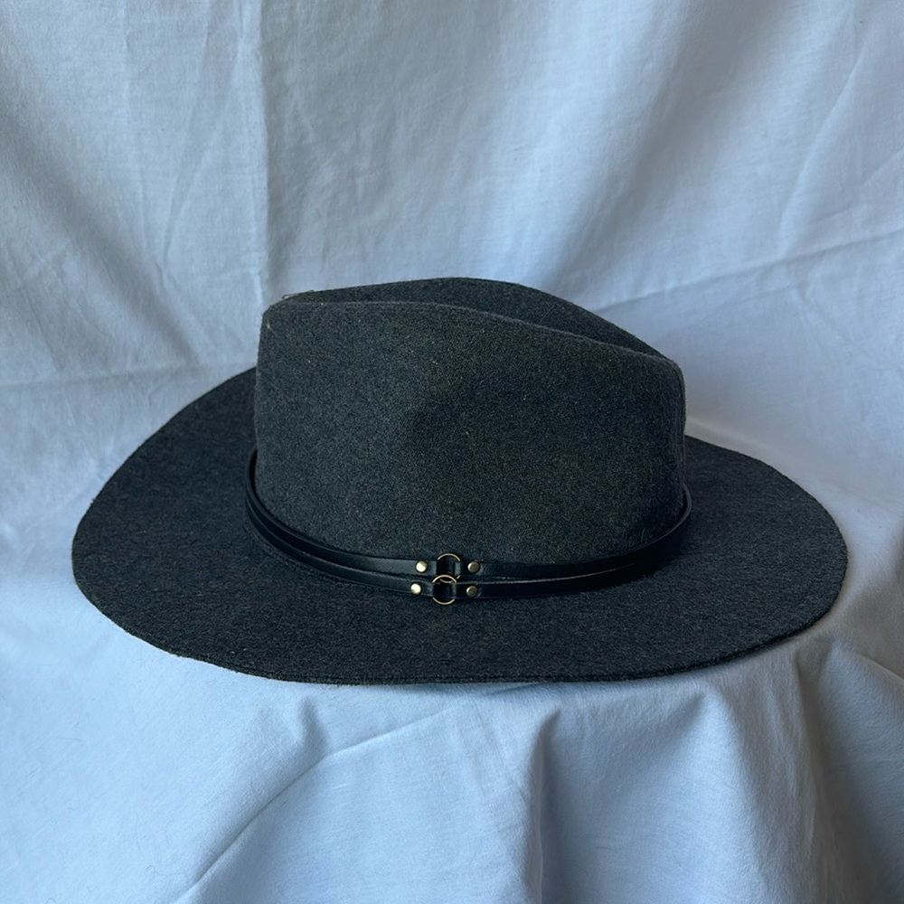 Woman’s charcoal grey hat
